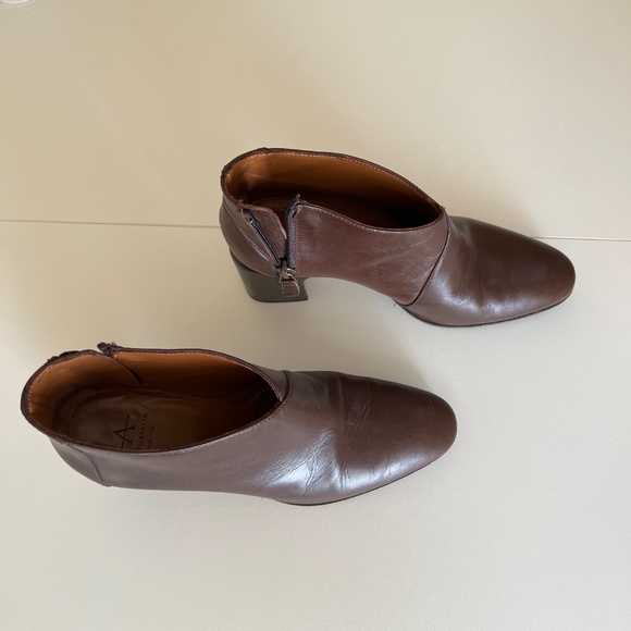 Aquatalia Elodina Brown Heeled Leather Ankle Booties Boot - Picture 4 of 5
